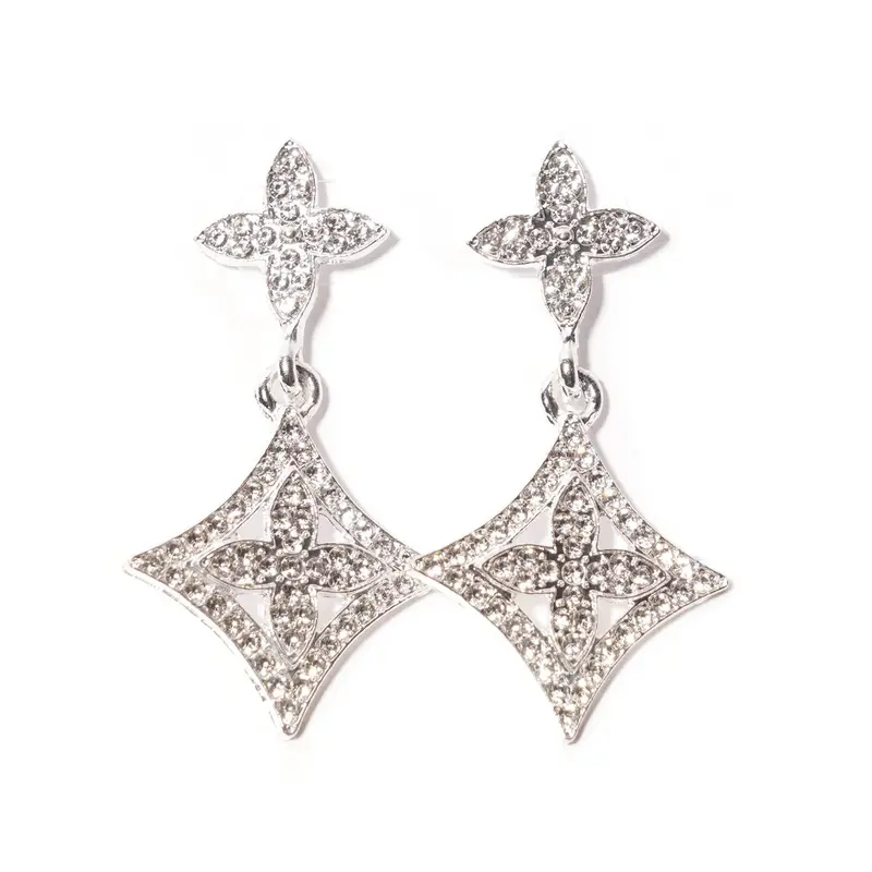 Diamond-Accented Blossom Stud Earrings – Minimalist Floral Design 1