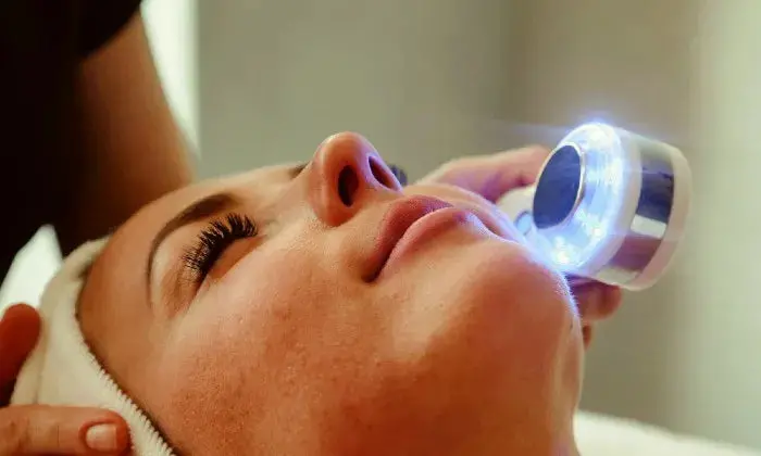 Exfoliating Skin Peel With Led Light Therapy Session 1
