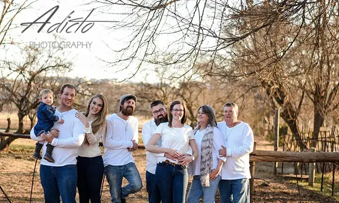 Professional 30-Minute On-Location Photo Shoot With Digital Edits 1